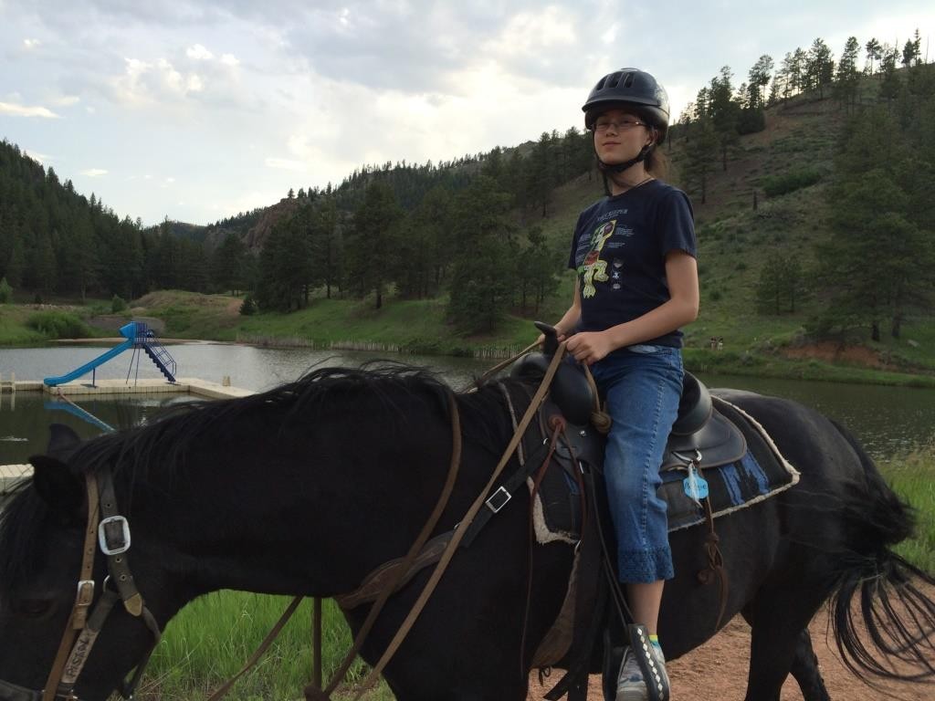 Yunasa - Maria on horse